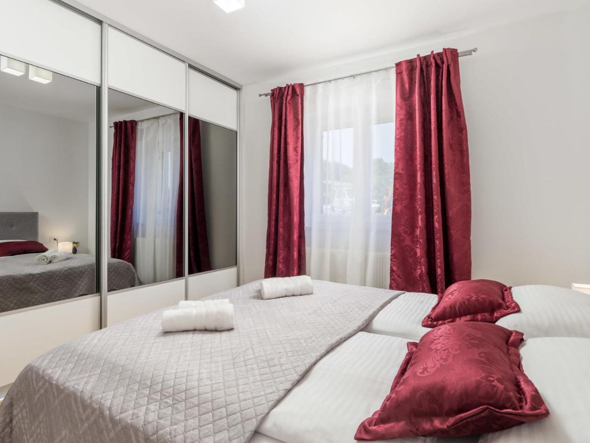 Villa Matea - Mlk150 By Interhome Dobrinj Екстериор снимка