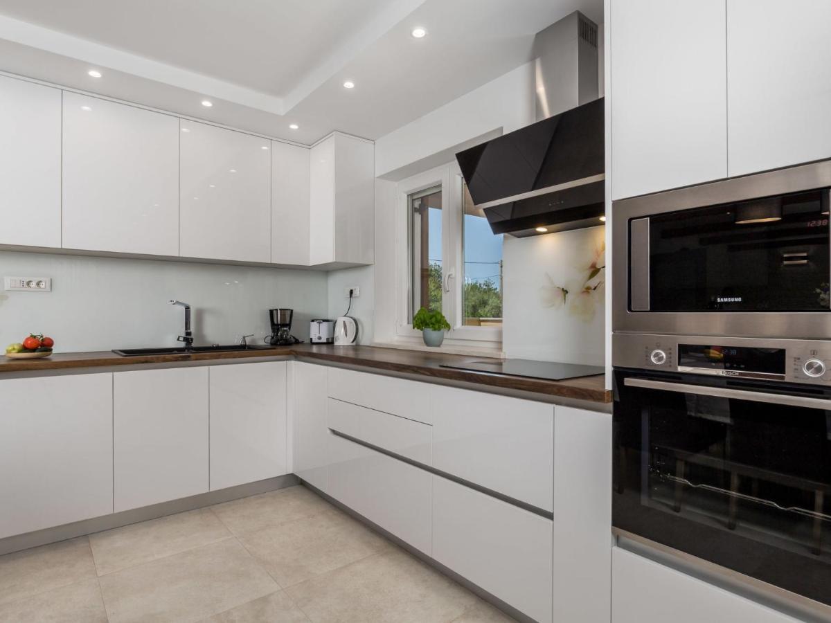 Villa Matea - Mlk150 By Interhome Dobrinj Екстериор снимка