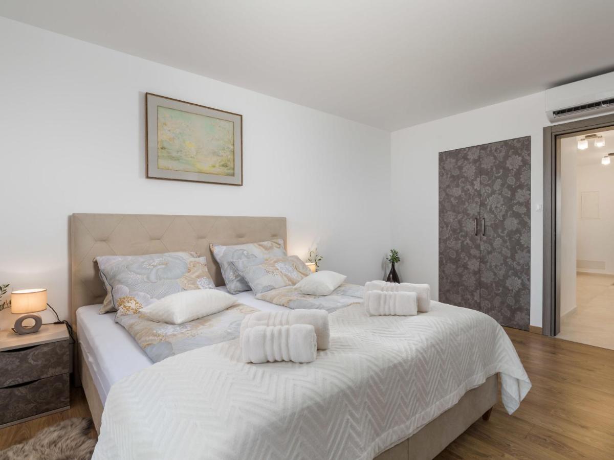 Villa Matea - Mlk150 By Interhome Dobrinj Екстериор снимка