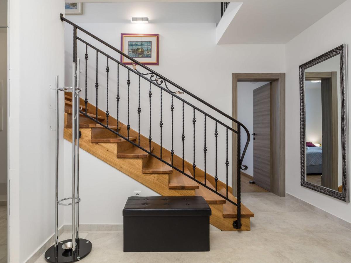 Villa Matea - Mlk150 By Interhome Dobrinj Екстериор снимка